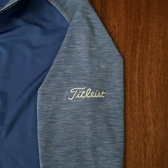 Footjoy/Titleist Color Block Long Sleeve Half Zip with Center Pocket Pullover, M - Picture 10 of 11